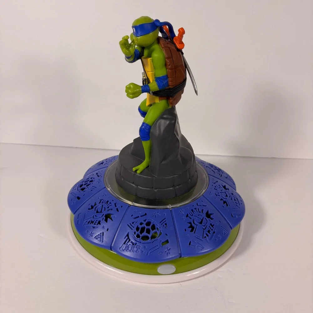 TMNT Leonardo LED Night Light Room Projector Paramount 21730 Blue Green